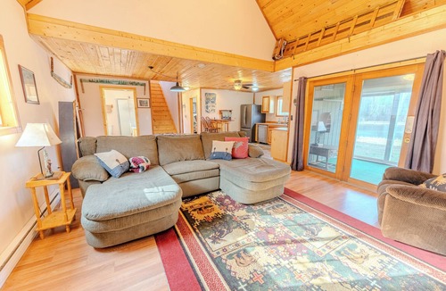 Felch Cabin | Craftsman Cottage: Your Perfect Summer Cottage — Swim, Paddle & Relax