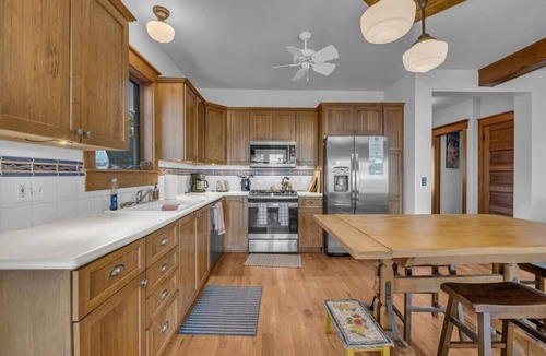 Jeddo House | Craftsman Lakefront Family Retreat w Great Views!