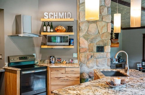 Brutus House | Crooked River Retreat
