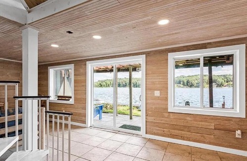 Hart House | Crystal Lake Cottage