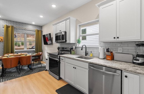 Lookout Valley Neighborhood Association House | Custom 3 Bdrm Cottage in Chattanooga w/Hot Tub!