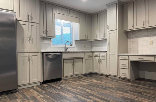 Crestwood South House | Cute, clean, and cozy minutes to downtown Birmingham. With large kitchen/den.