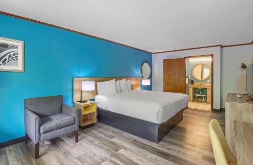 Foley Hotel | Days Inn by Wyndham Foley - North Gulf Shores