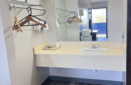 York House | DAYS INN BY WYNDHAM