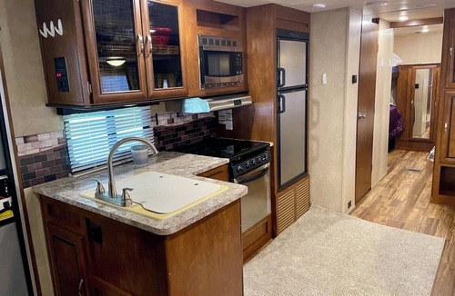 Eufaula House | Delightful 3-bedroom recreational vehicle with AC in Eufaula w/ 300' lakefront