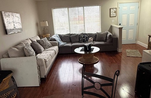 Toledo House | Delightful 5-bedroom house with AC for a relaxing stay