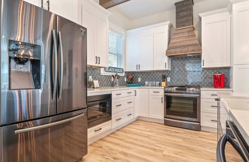 Lakeside at Blue Mountain Beach House | Delightful Coastal Home with WiFi, Furnished Porch, & Shared Pool-Dog Friendly