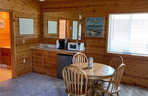 Alger Cabin | Deluxe Cabin (PF)(Accessible)