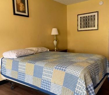 Warsaw Hotel | DELUXE INN