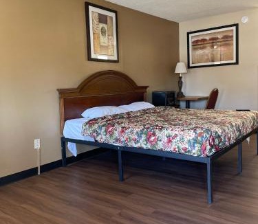 Warsaw Hotel | DELUXE INN