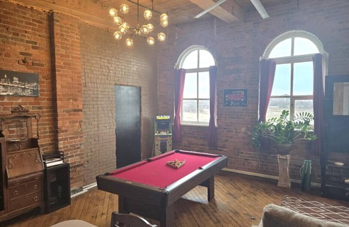 Detroit Apartment | Detroit Riverview Loft