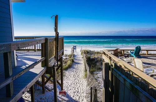 Crystal Beach House | Discounts Summer 3bed cottage private beach ocean view free beach service!