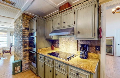 Florida Panhandle House | Dock! Bayfront Pensacola Retreat 10 Mi to Dtwn