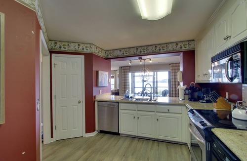 Abbeville Apartment | Dock & Ramp Access: Water-view Gem on Lake Eufaula