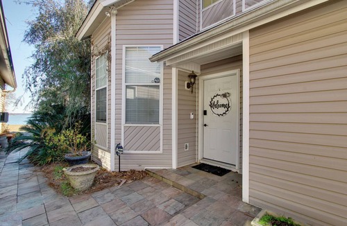 Abbeville Apartment | Dock & Ramp Access: Water-view Gem on Lake Eufaula