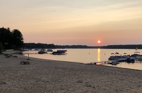 Baldwin Cottage | Dog-friendly Big Star Lake Cottage on the Beach // Sleeps 10