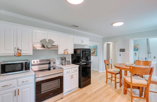 Mobile House | Dog River Waterfront Retreat w/Dock & Gulf Access