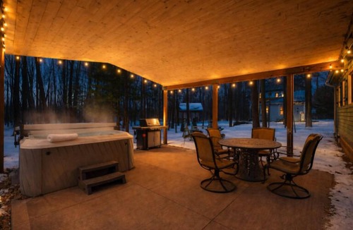 Fennville House | Dollybrook 2: Enchanted Forest | Hot Tub & Pool