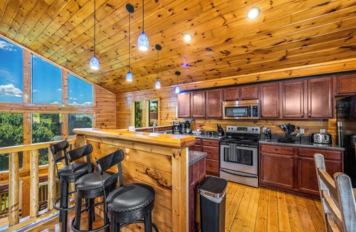 Pigeon Forge Cabin | Dollywood 3 Miles, Theatre, Game Room, HotTub, Pets, PoolTable, 2 Balconies