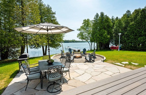 Baileys Harbor House | Door County Kangaroo Lake Cottage: Family Fun, Kayaks, Game Room & Firepit