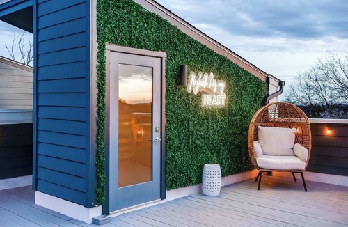 Talbot's Corner House | double deck: 2 nashville homes, sleeps 24, on VRBO