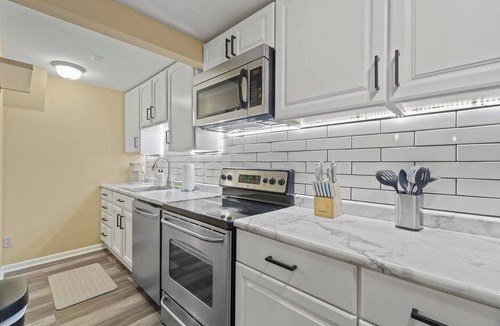 West Central Apartment | Downtown Apartment 3 in Historic Mansion | Free Parking