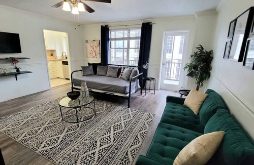 Downtown Atlanta Condo | Downtown Atlanta Condo with Balcony Views