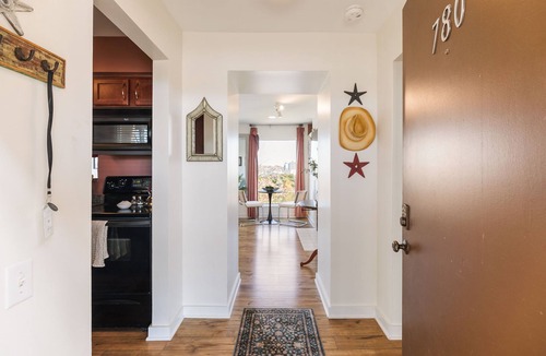North Capitol Condo | Downtown Condo with River View