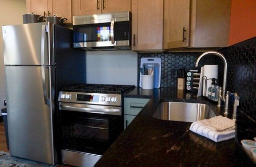 Nelson Apartment | Downtown Modern Queen Apartment at The Victorian: Close to it All