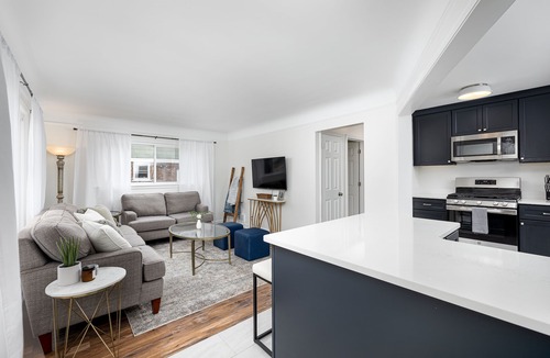 Plymouth House | Downtown Plymouth Cozy Bungalow, centrally-located, sleeps 6