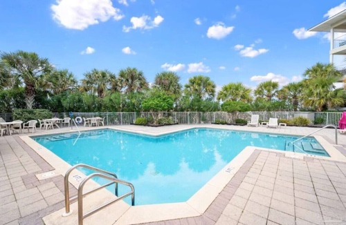 Navarre Beach Condo | Drop Anchor 2 & 3-Night Beach Getaways Pool 3-Min Walk to Beach
