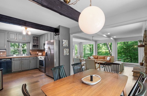 Townley House | Echo Point - Pet-Friendly! Cozy cabin located near Duncan Bridge Marina!