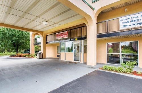 Troy Cabin | Econo Lodge Troy