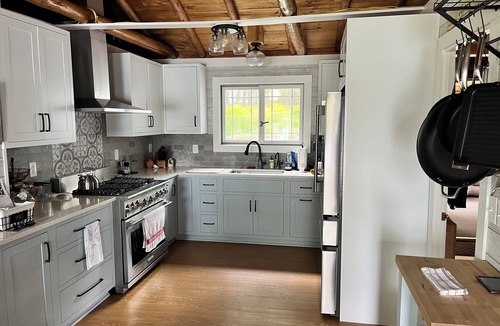 Hillman House | Edgewater at Long Lake - Lakeside Jacuzzi, pontoon boat, fenced in yard for pets
