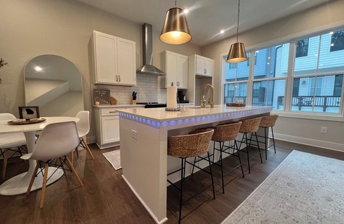 Chosewood Park House | Elegant 2BR/2BA Luxury Home 5 mi to Mercedes-Benz Stadium - Near Grant Park