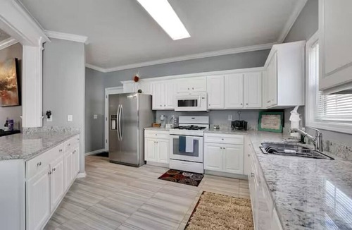 College Park House | Elegant 4BR Home Near Cobb Hospitals & Braves Stadium