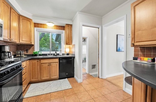 Royal Oak House | Elegant, Artsy Home in N. Royal Oak!