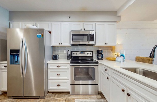 Rosemary Beach Condo | Elegant dwelling on the beach with beautiful view, pool & pickleball