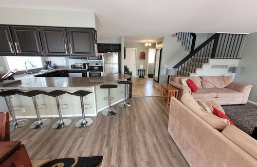 Oxbow House | Elegant Lakefront-3BR/3BA-Sleeps 9-Fireplace-Free Kayaks-Pets Welcome-Specials!