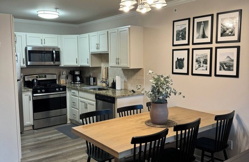 Plymouth House | ✨ Elegant & Modern Plymouth Furnished Home Away From Home ✨