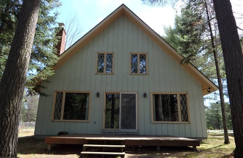 Grayling Cabin | Elysian River Escape: Fly-Fishing Paradise on the Manistee River!