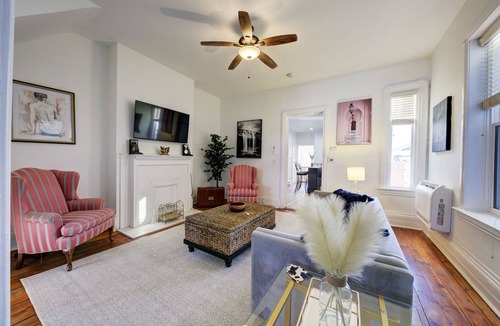 Detroit House | Enchanting 4 BD/2 B house in the heart of Corktown!