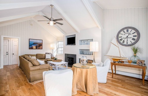 Michiana House | Enchanting home with game room, beach access, firepit, fast WiFi & washer/dryer