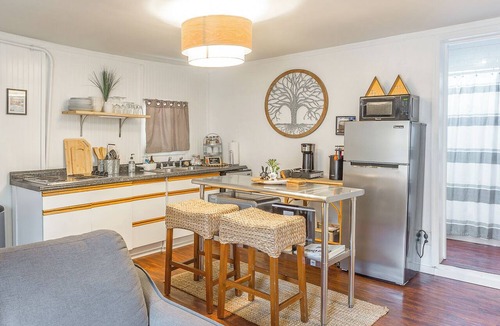 Chattanooga Cottage | Enjoyable 1-bedroom cottage with AC in charming Chattanooga