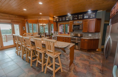 Mears Cabin | Escape to Nature. Indulge in Comfort. Create Unforgettable Memories.