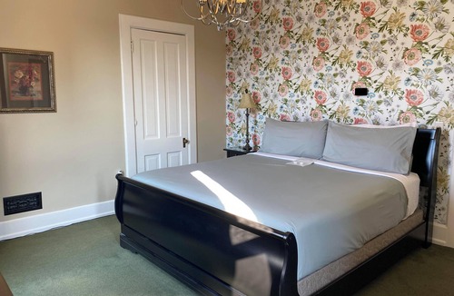 Central Business District Bed & Breakfast | Experience a relaxing, cozy and friendly stay. Walking distance to downtown!