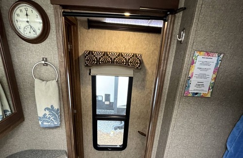 Tazewell RV Rental | Experience Lakeside Bliss: Unwind in a Charming Camper at Norris Landing Marina!