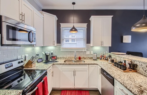 McFerrin Park House | Experience Nashville’s Ultimate Getaway with a Hot Tub, 3 Miles from downtown.