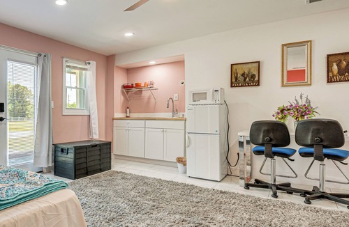 Ellenwood Apartment | Explore ATL! Cozy Couple's Hideaway in Ellenwood
