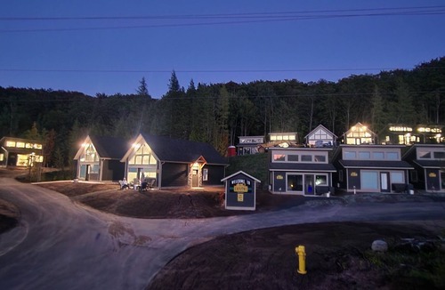 Munising Ski Chalet | EXPLORE Munising Studio Suite 104